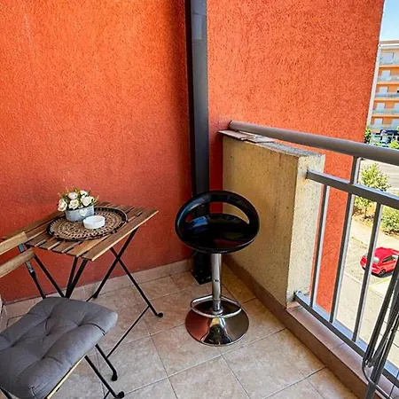Stylish One Bedroom Apartment