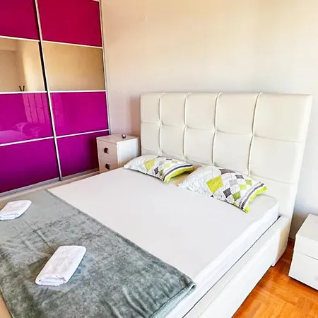 Stylish One Bedroom Apartamento Podgorica