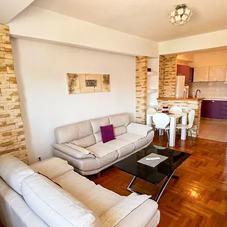 Stylish One Bedroom Apartment Podgorica